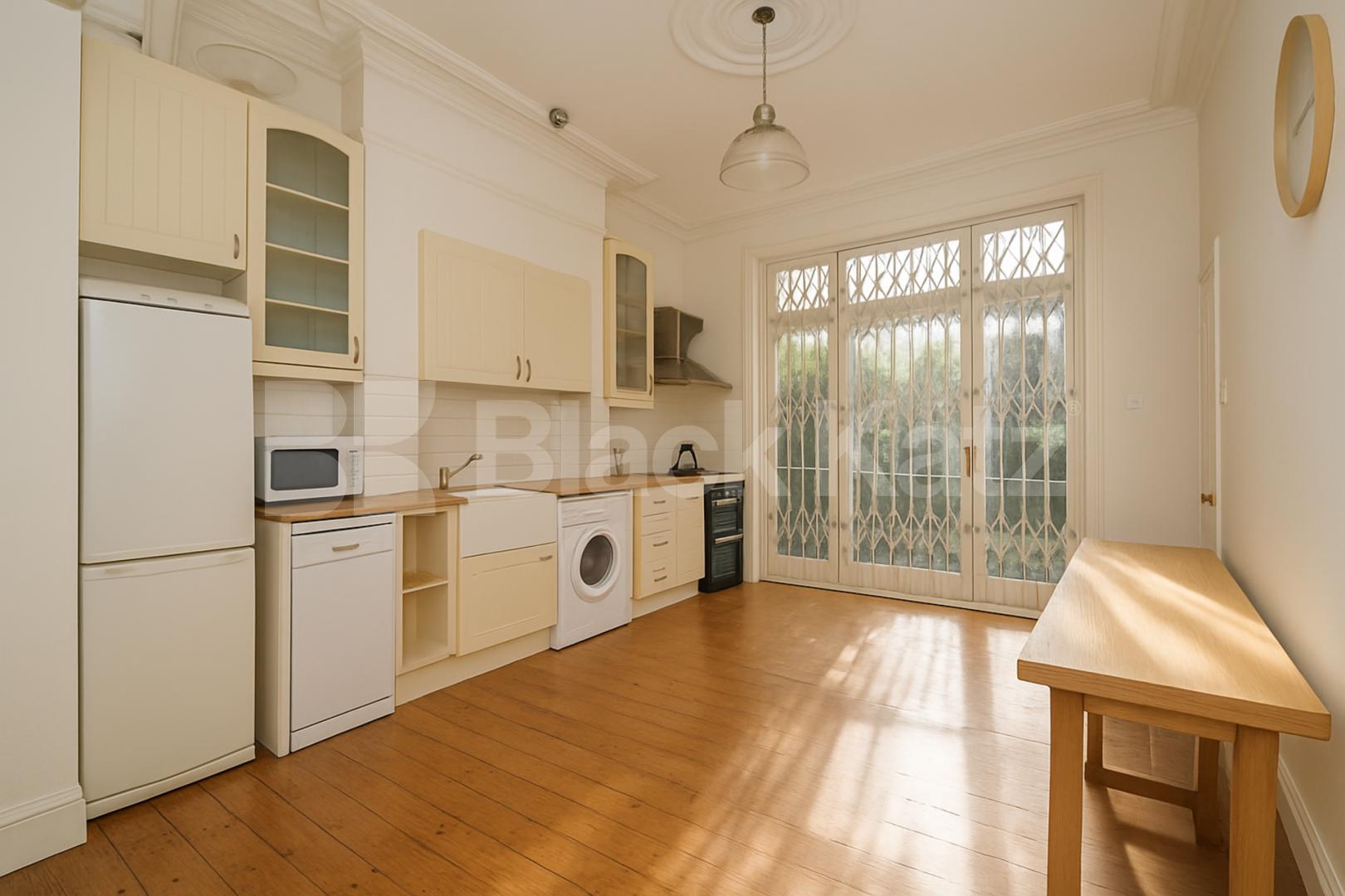Bright 2-bed garden flat on Priory Road N8 with modern interiors and garden Priory Road, Muswell Hill 